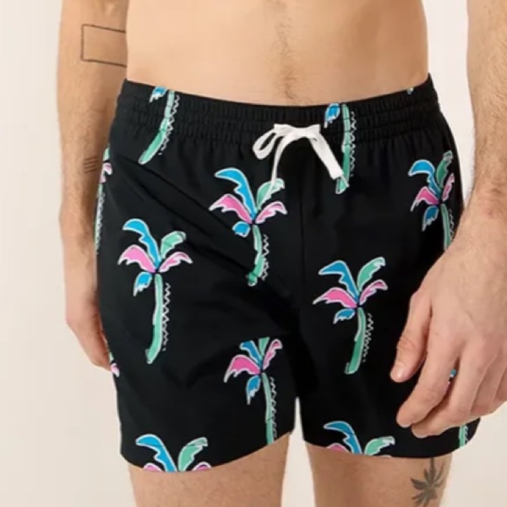 Chubbies Men's The Havana Nights Stretch Swim Trunks